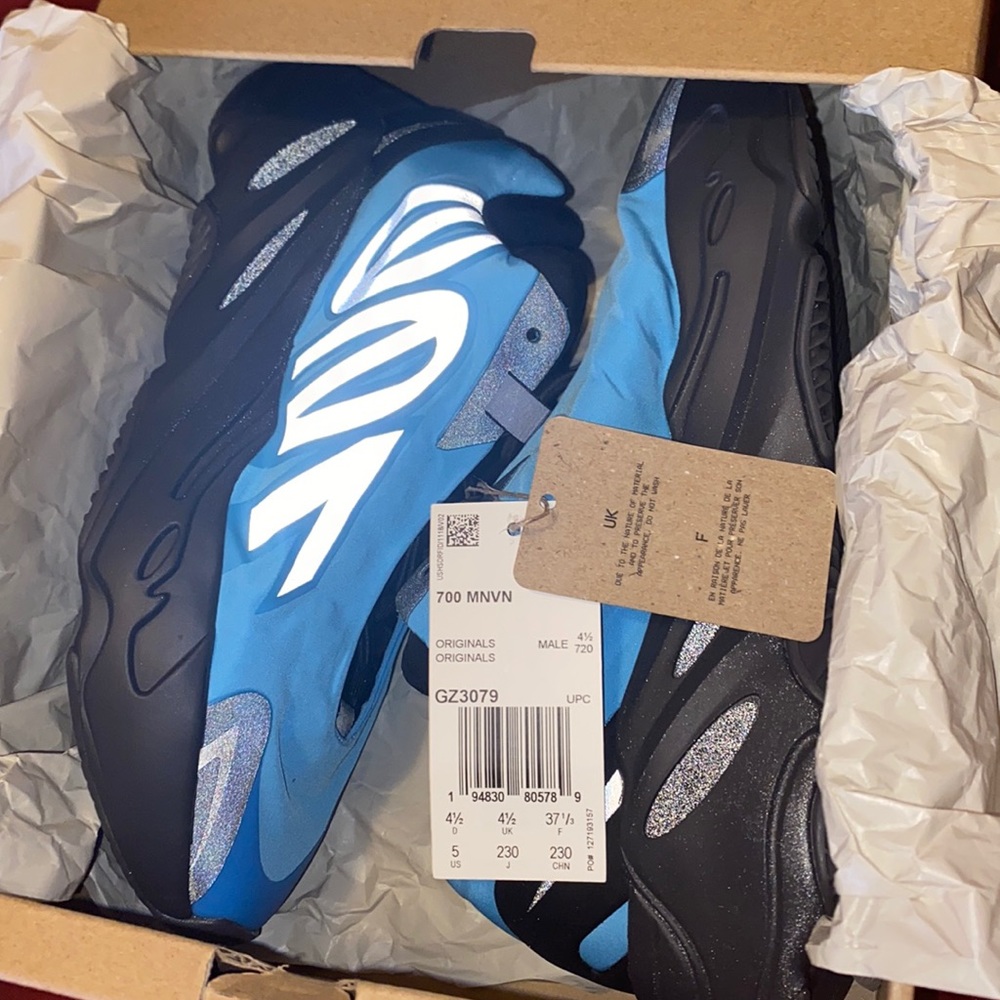 Size 5.5 Yezzy Boost 700 Mnvn “Bright Cyan”